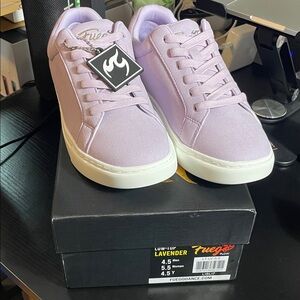 Fuego dance Flow lavender low top